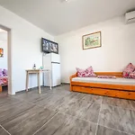 Apartman Por *