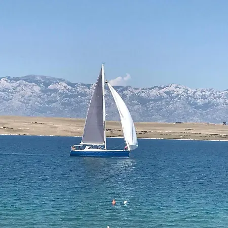 Por شقة