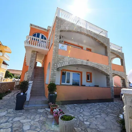 Apartment Por