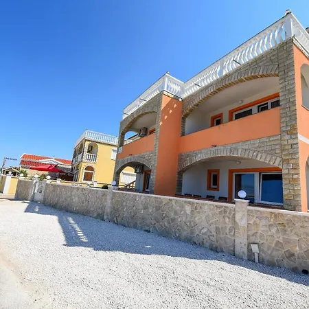Por Apartment