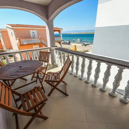 Por Apartment