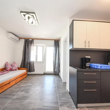 Apartment Por *