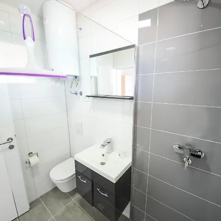 Por Apartment *