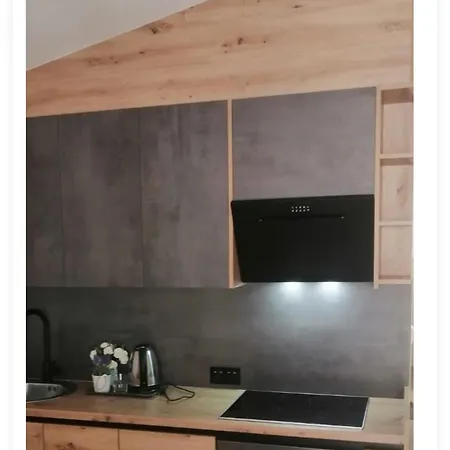 Apartment Por *
