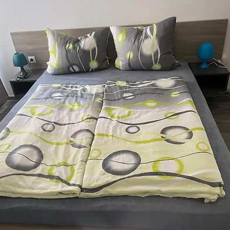 Apartment Por *